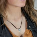 183BLK Collier Black Female CHEVRON Collection