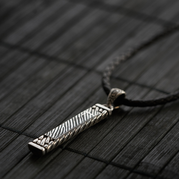 engrave personalized jewelry